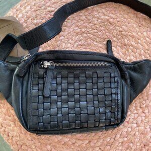 Vilenca Holland Black Woven Leather Bag Crossbody/Fanny Pack - New with Tag